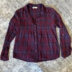 Hollister Plaid Button Down Shirt in Silky Rayon with Chest Pleating Sz S  EUC